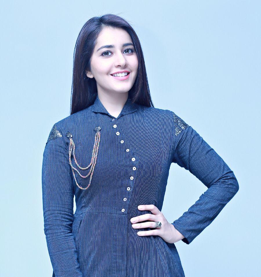 Raashi Khanna New Pictures