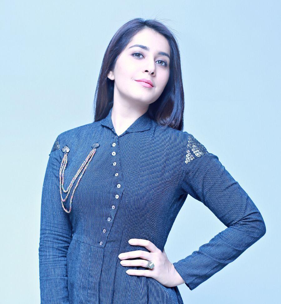 Raashi Khanna New Pictures