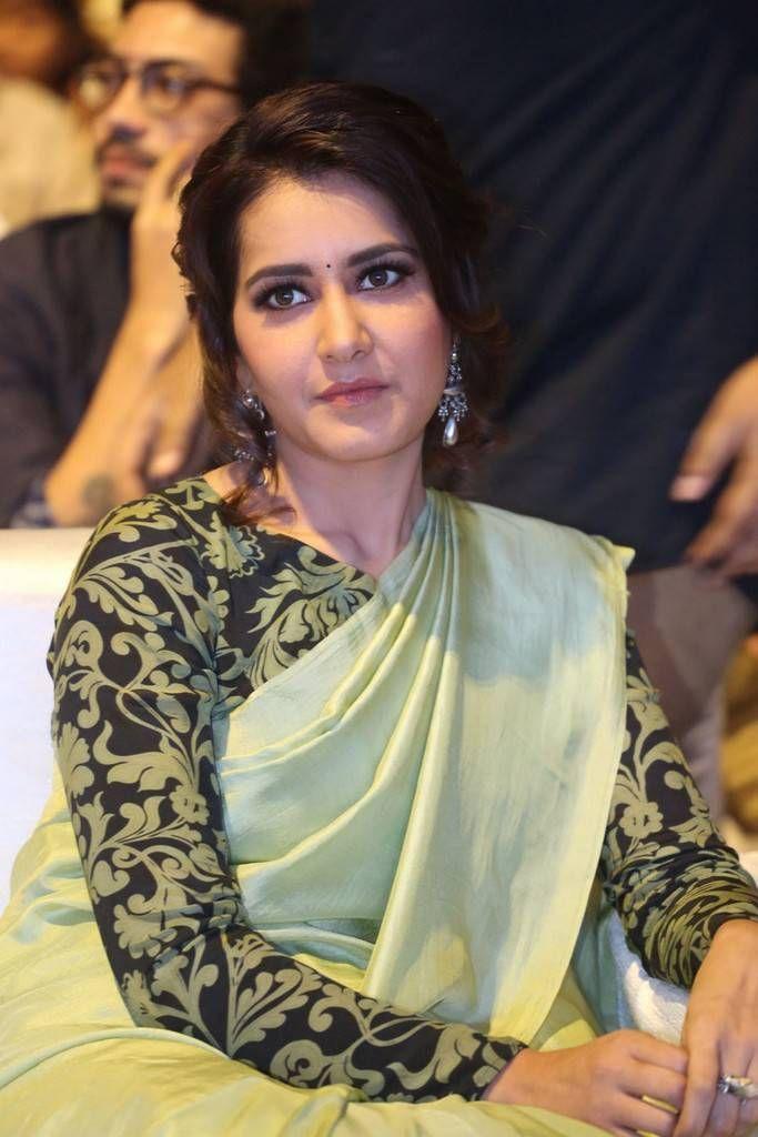 Raashi Khanna Stills At Touch Chesi Choodu Pre Release Event