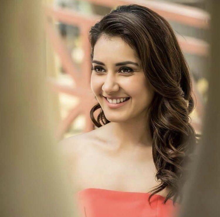 Raashi Khanna looks brilliant in Black & White! Photoshoot Stills