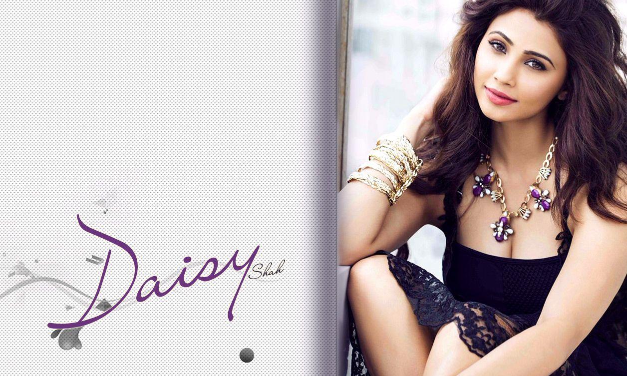 Race 3 actor Daisy Shah Latest Photoshoot Stills