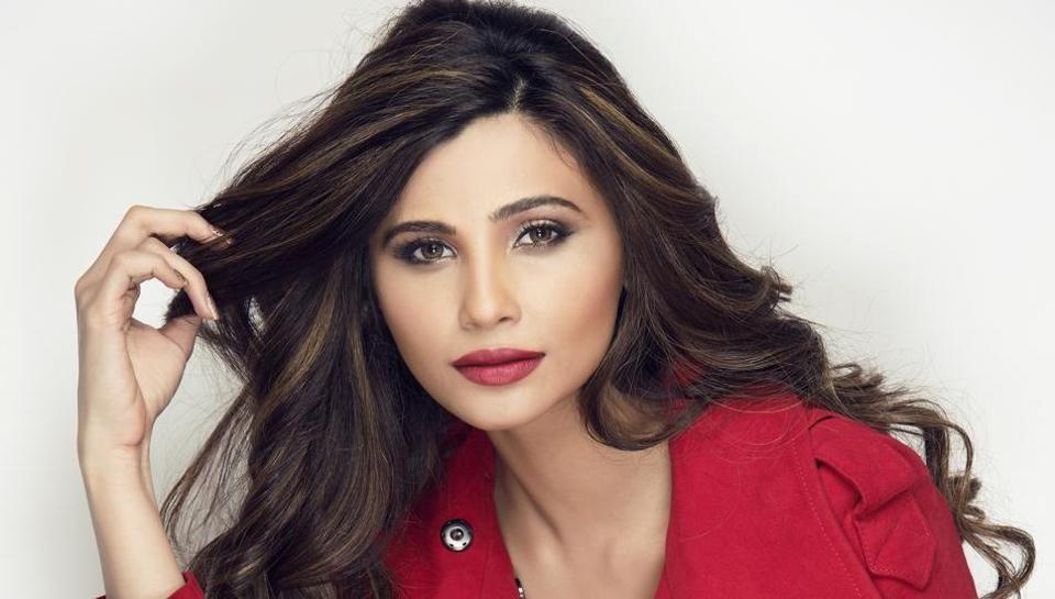 Race 3 actor Daisy Shah Latest Photoshoot Stills