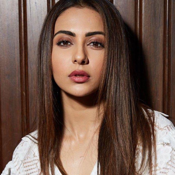 Rakul Preet in White during promotions of De De Pyaar De