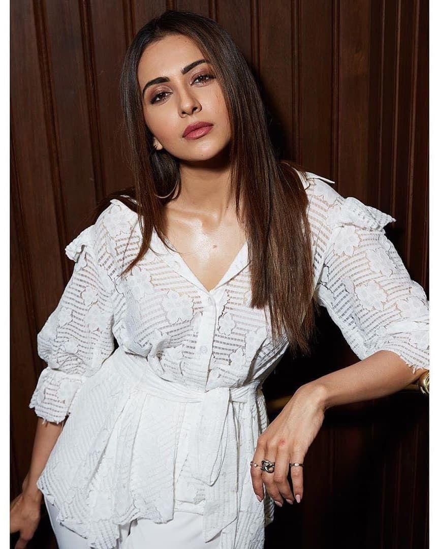 Rakul Preet in White during promotions of De De Pyaar De