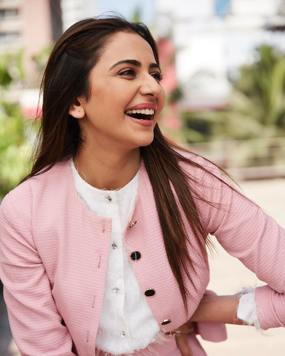 Rakul Preet sizzles in Pink at promotions of De De Pyaar De