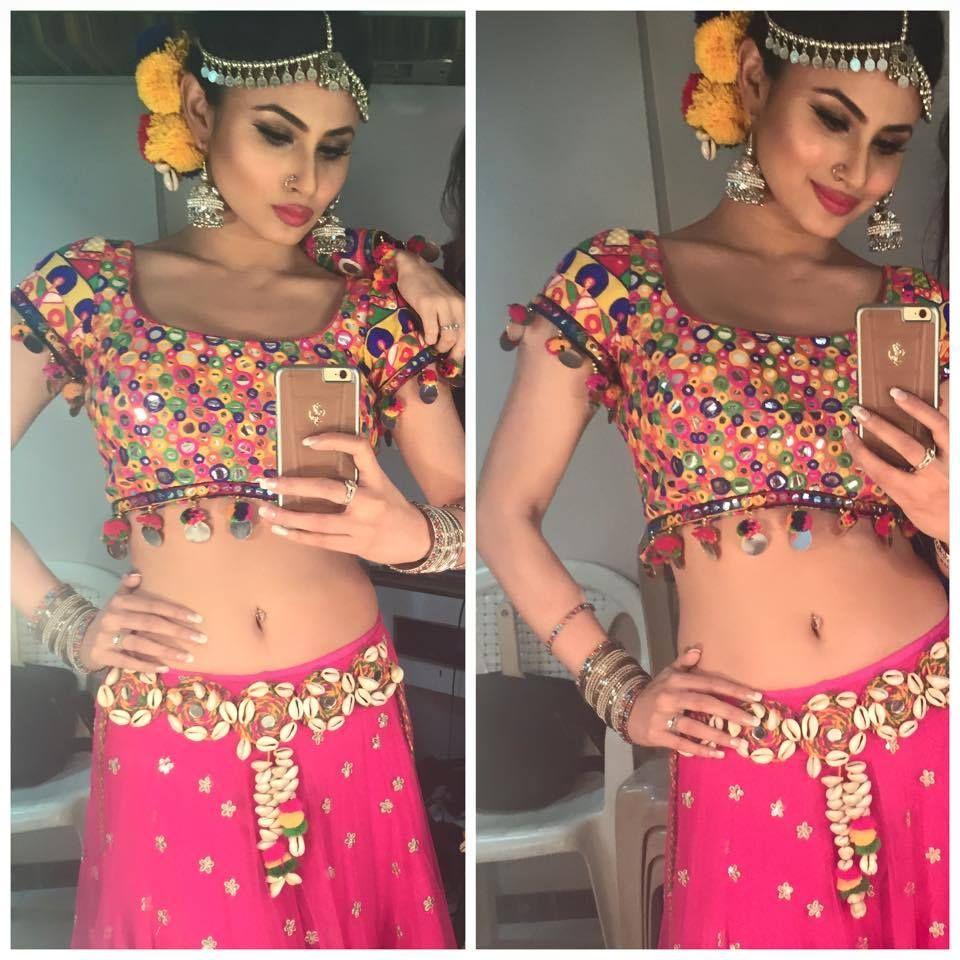 Rare & UNSEEN Private Photos of TV Actress Mouni Roy
