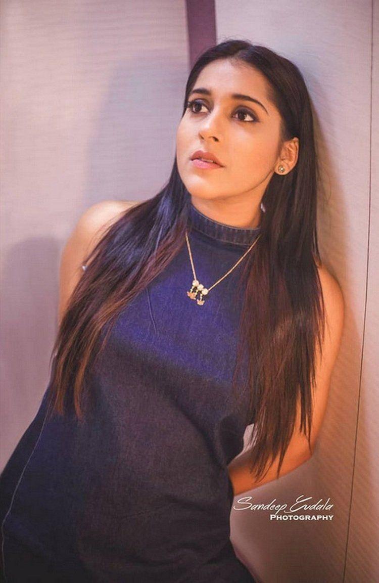 Rashmi Gautam Latest Photoshoot Pics