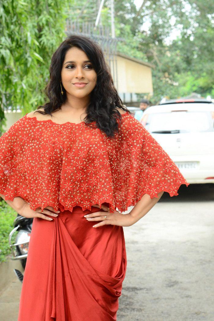 Rashmi Gautam Stills at Next Nuvve Movie Press Meet