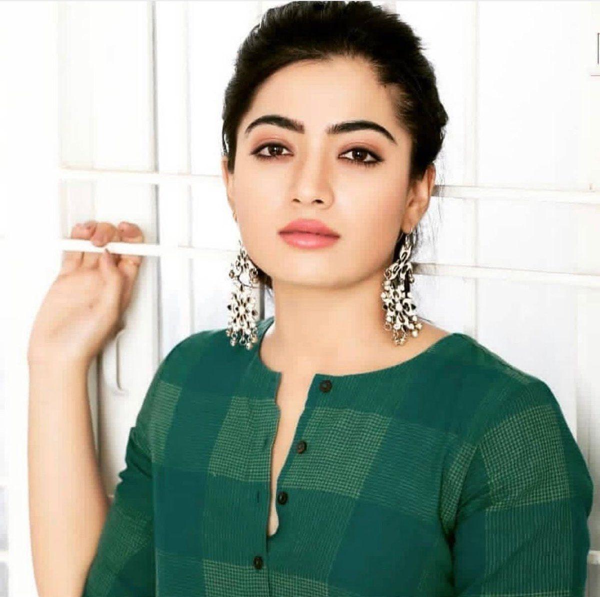 Rashmika Mandanna New Beautiful Photos