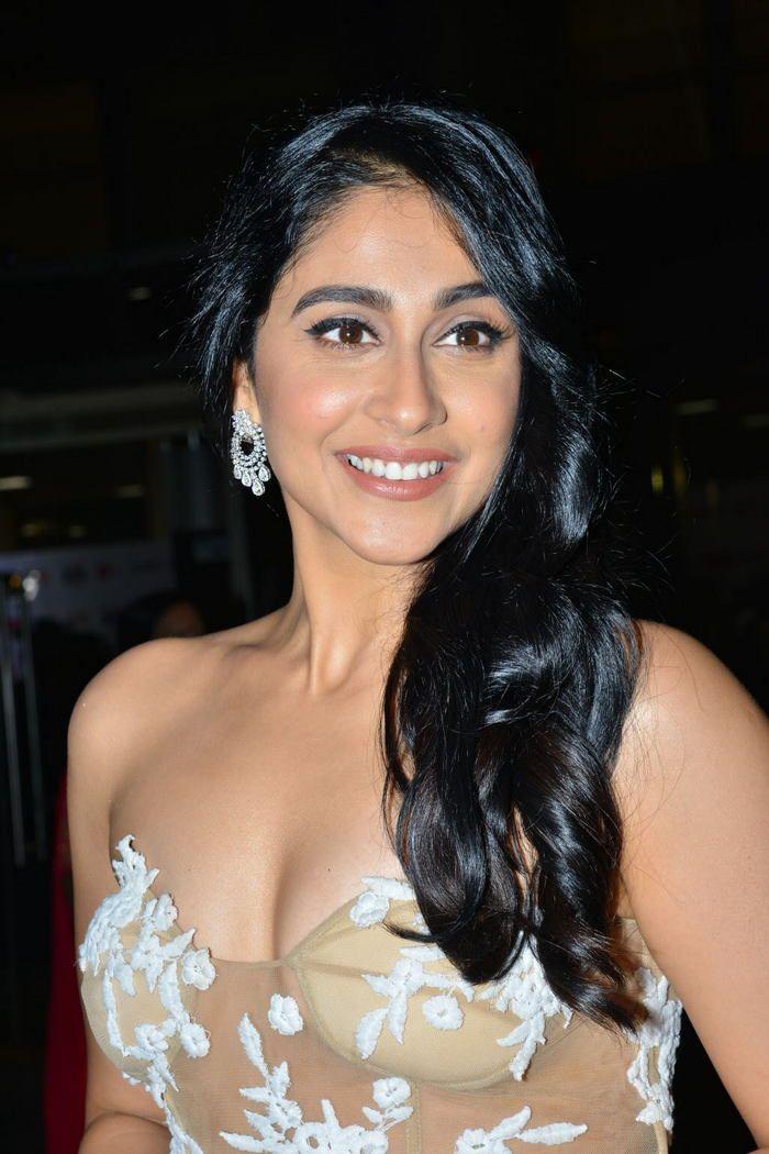 Regina Cassandra Hot Stills At Jio Filmfare Awards South 2018