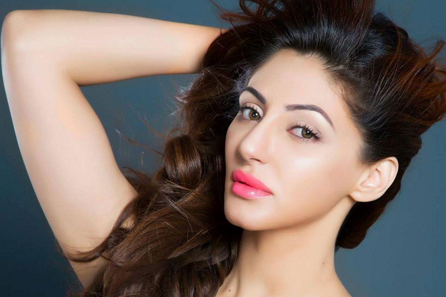 Reyhna Malhotra Unseen Photos Hot Pics Wallpapers HD Images