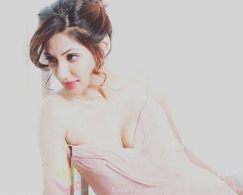 Reyhna Malhotra Unseen Photos Hot Pics Wallpapers HD Images