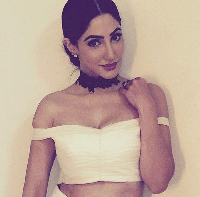 Reyhna Malhotra Unseen Photos Hot Pics Wallpapers HD Images