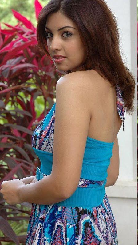 Richa Gangopadhyay Hot & Spicy Pictures