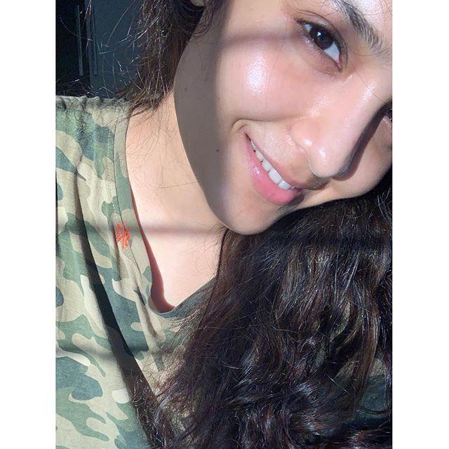 Ritika Singh Latest Images