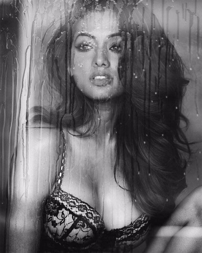 Riyaa Ra Latest Hot Stills