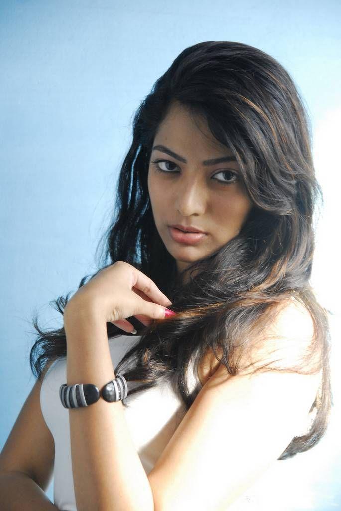 Saara Deva Latest Stills From Boom Boom Kaalai Movie