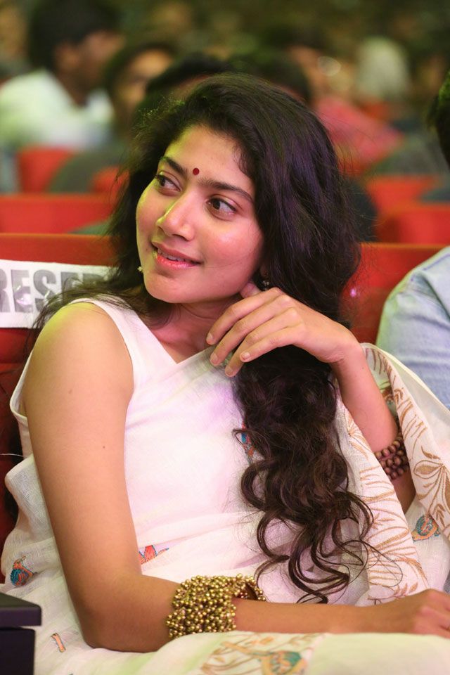 Sai Pallavi at Padi Padi Leche Manasu Pre Release Event Photos