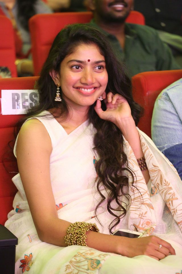 Sai Pallavi at Padi Padi Leche Manasu Pre Release Event Photos