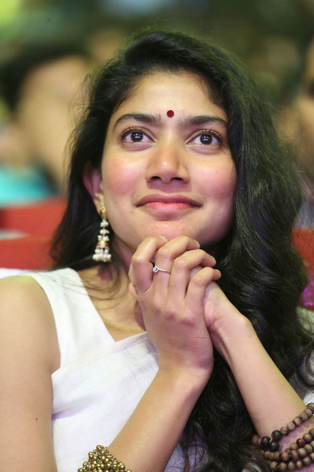 Sai Pallavi at Padi Padi Leche Manasu Pre Release Event Photos