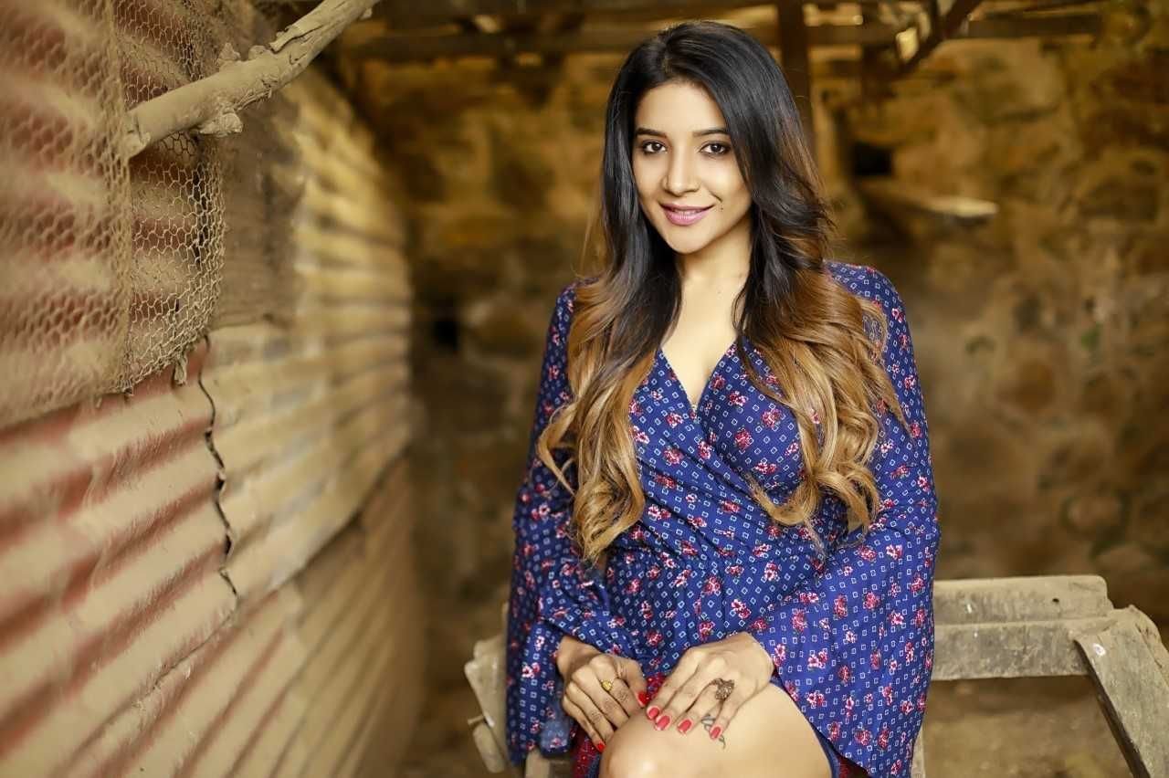 Sakshi Agarwal latest HD Pics