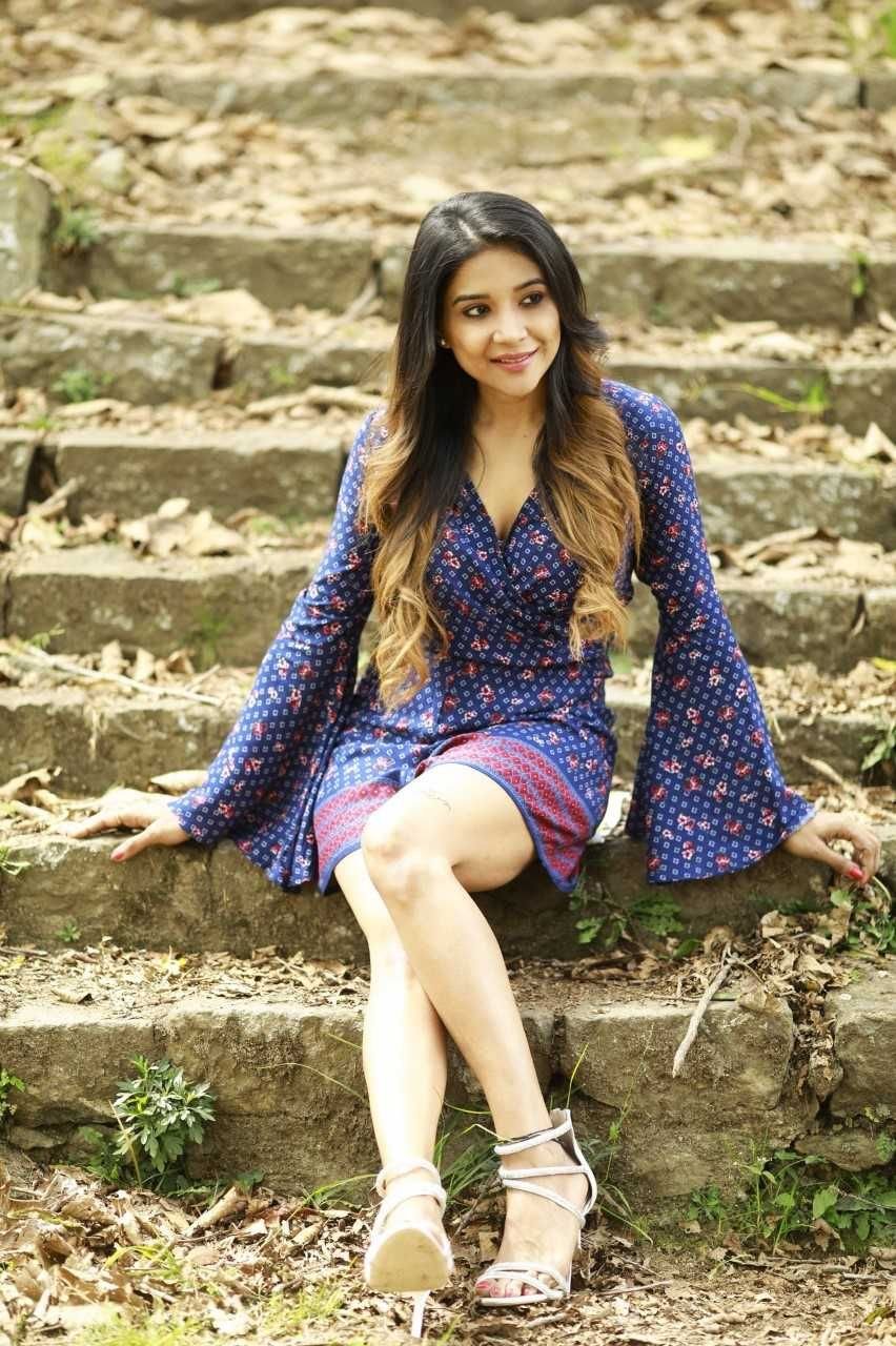 Sakshi Agarwal latest HD Pics