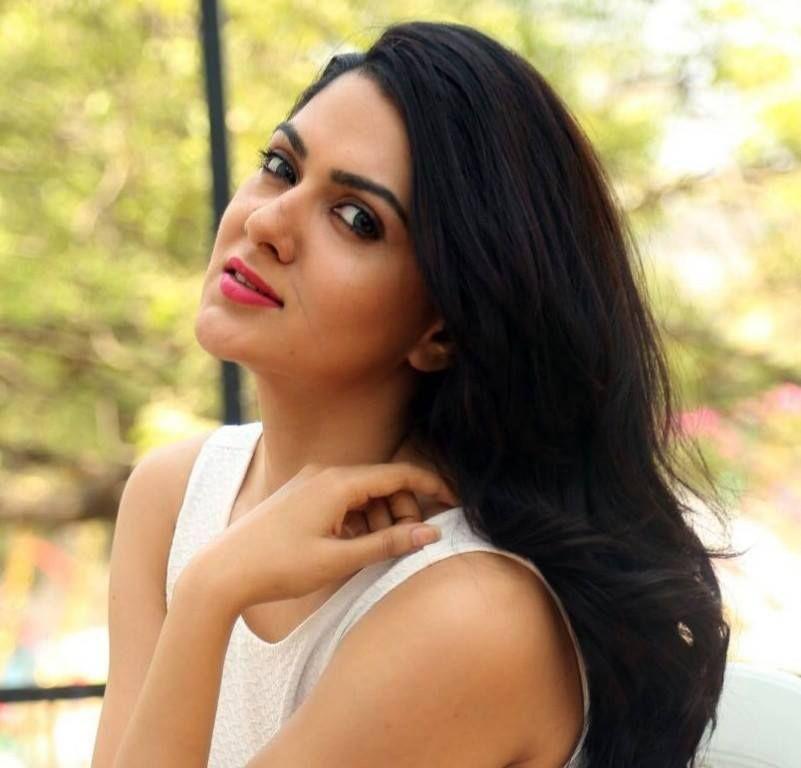 Sakshi Chaudhary Rare Pics