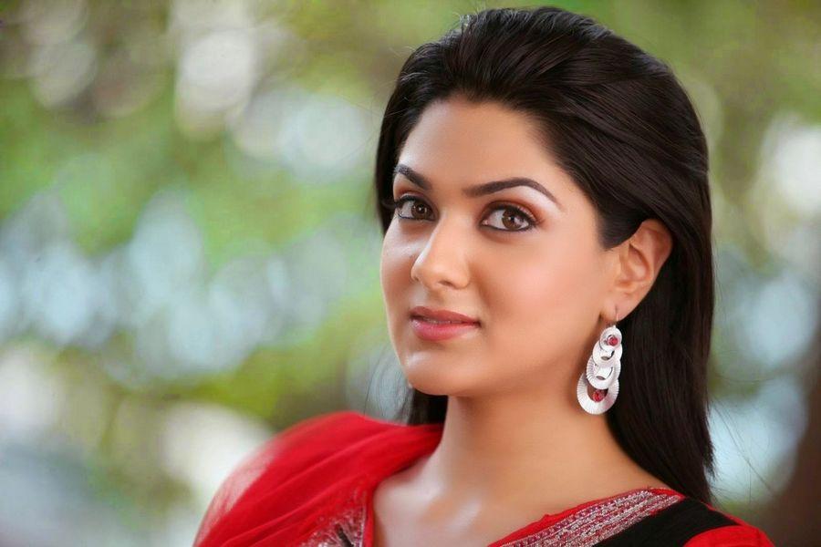 Sakshi Chowdary HOT & SEXY Close Up Wallpapers