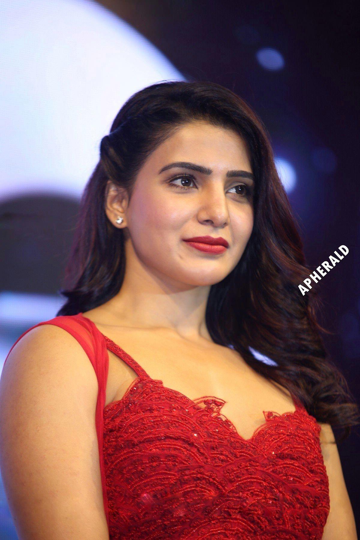 Samantha Akkineni Gorgeous Looking Photos Stills