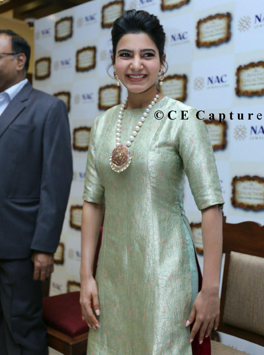 Samantha at the launch of an Antique Jewellery Collection