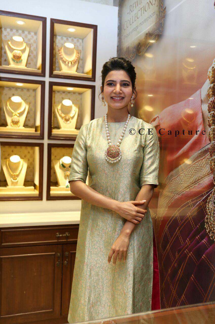Samantha at the launch of an Antique Jewellery Collection