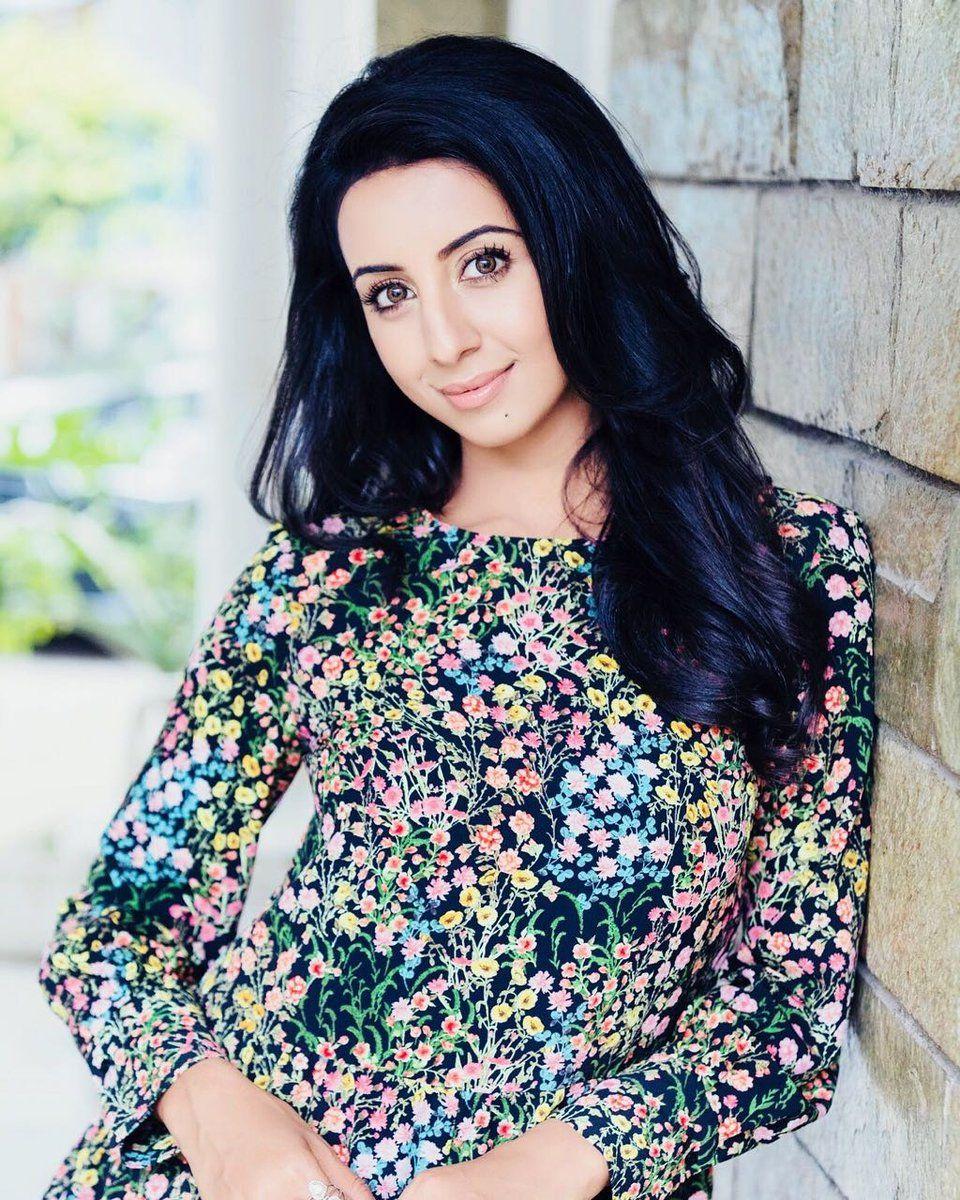 Sanjjanaa Galrani looks stunning in her latest photoshoot