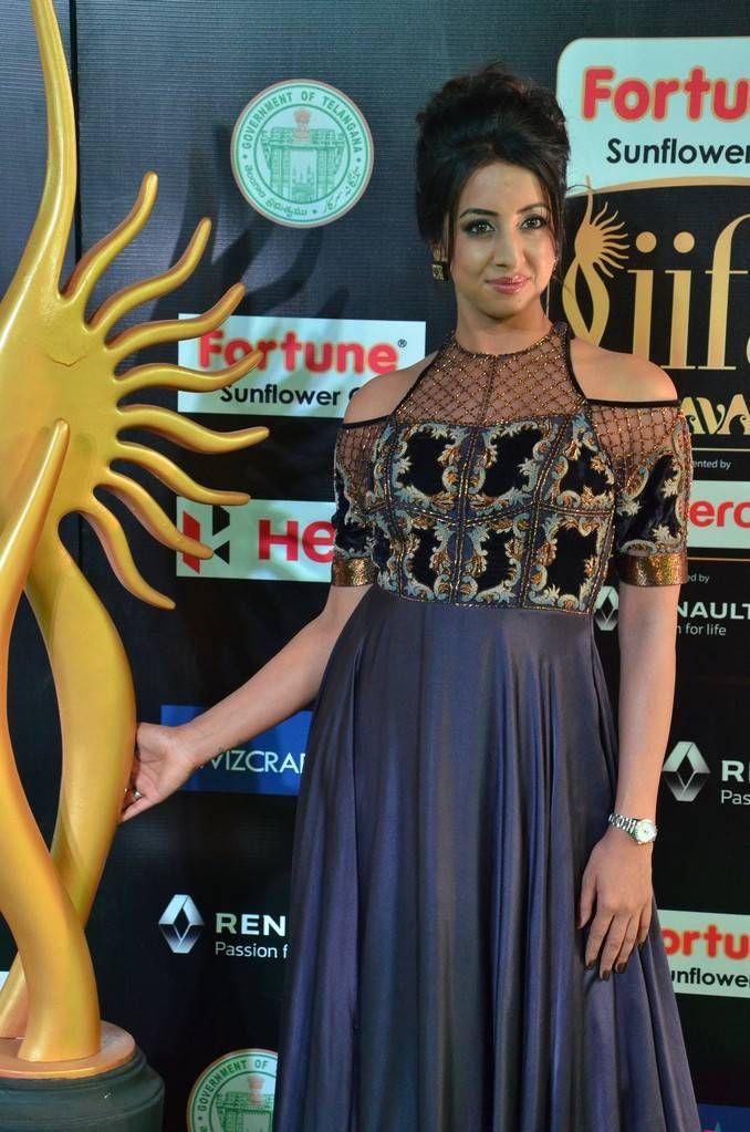 Sanjjanaa Stills At IIFA Utsavam Awards 2017