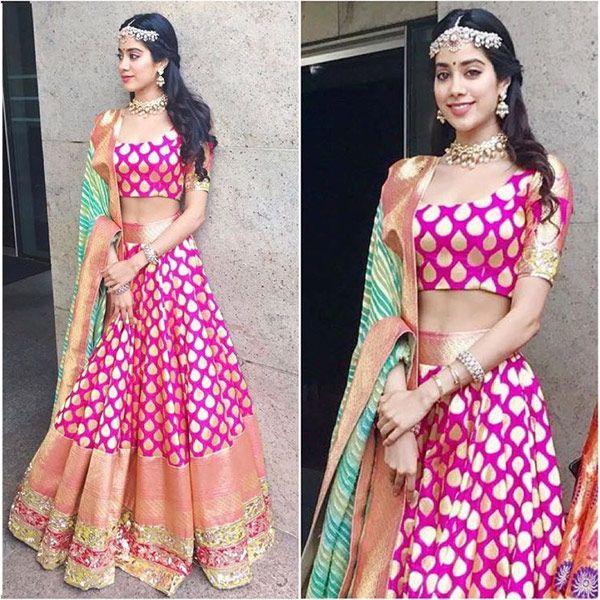 Sara Ali Khan & Jhanvi Kapoor Are in Hot Desi Look Photos