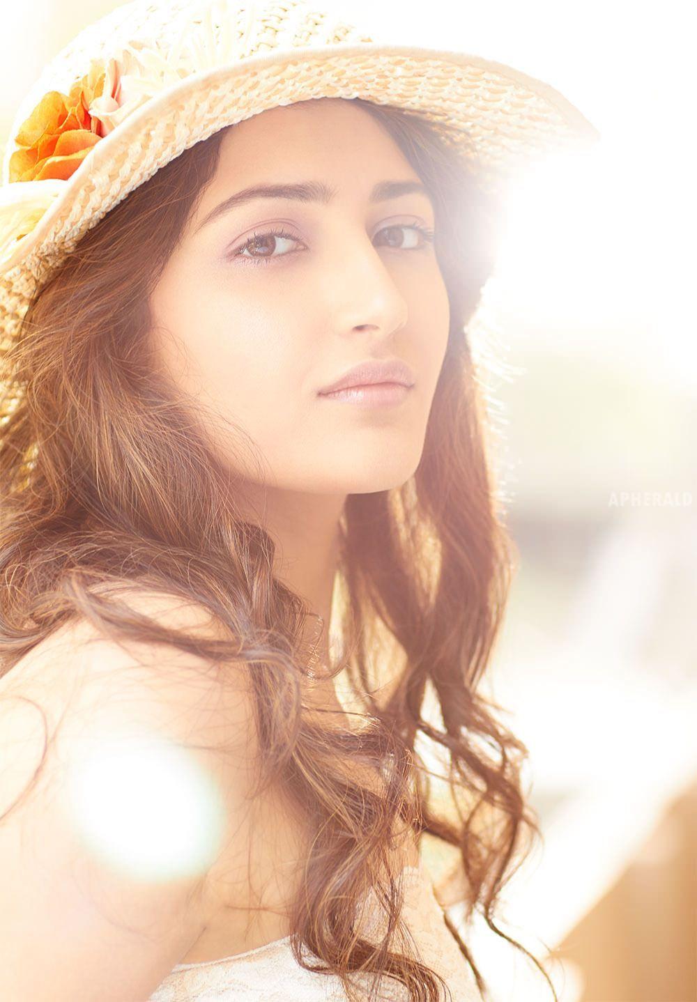 Sayesha Saigal Latest HD Photoshoot Stills 2017