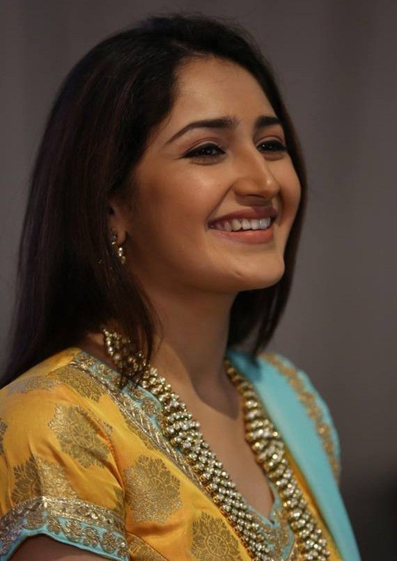 Sayesha Saigal Latest Images