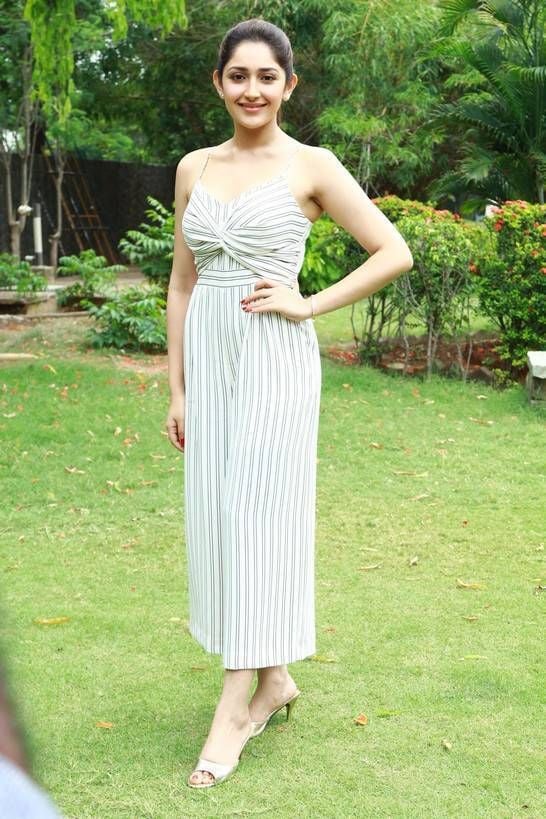 Sayesha Saigal Latest Images