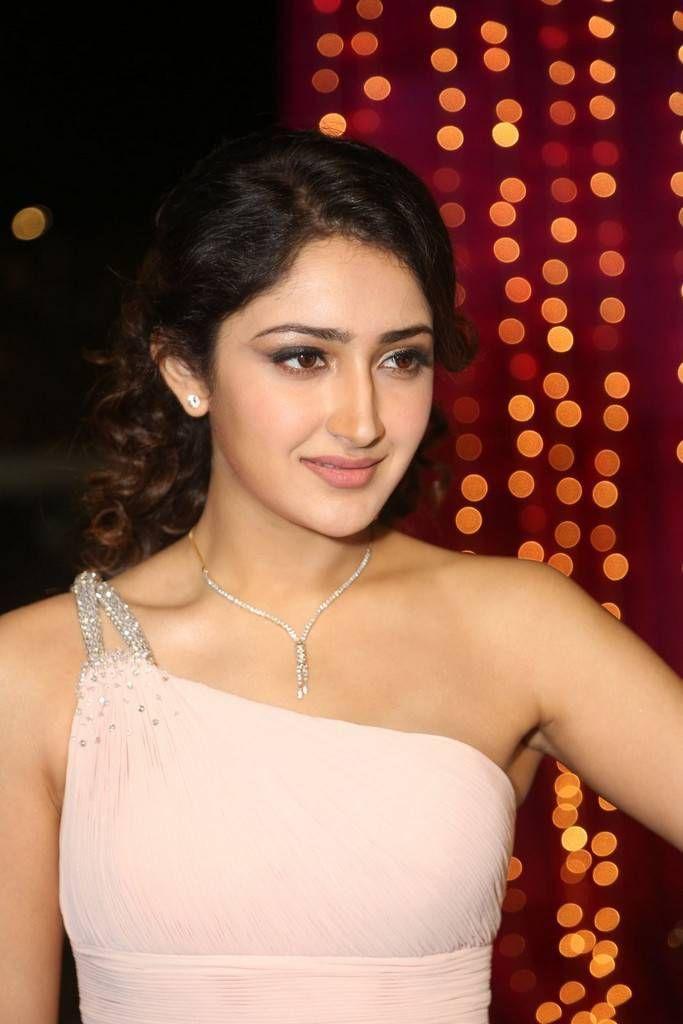 Sayesha Saigal Stills At Zee Telugu Apsara Awards 2017