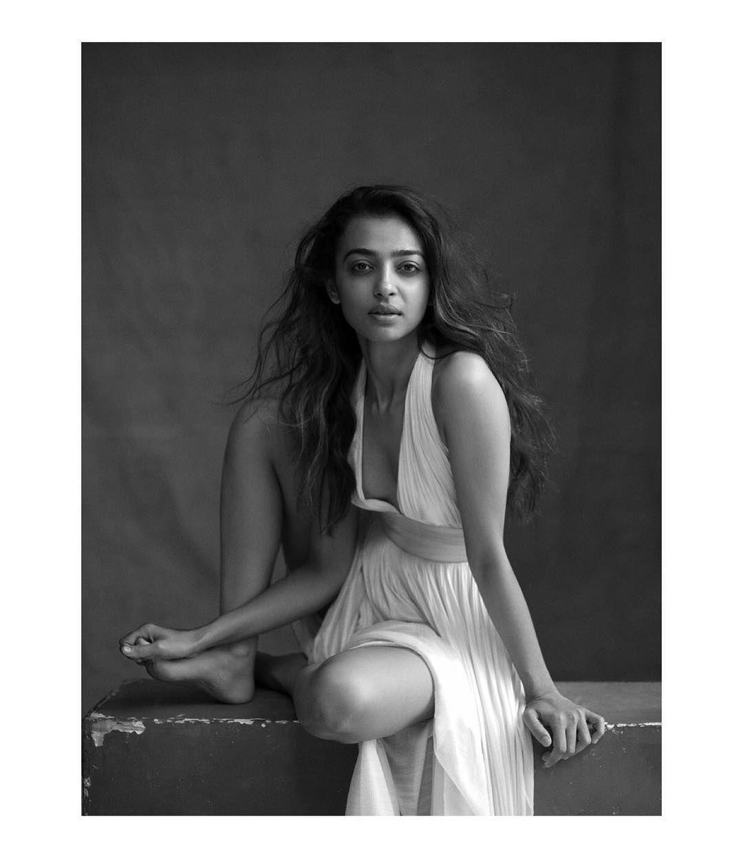 Scenic Radhika Apte Hot In Shorts Pics Photoshoots