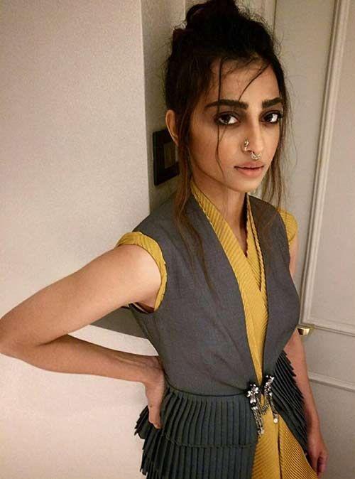 Scenic Radhika Apte Hot In Shorts Pics Photoshoots