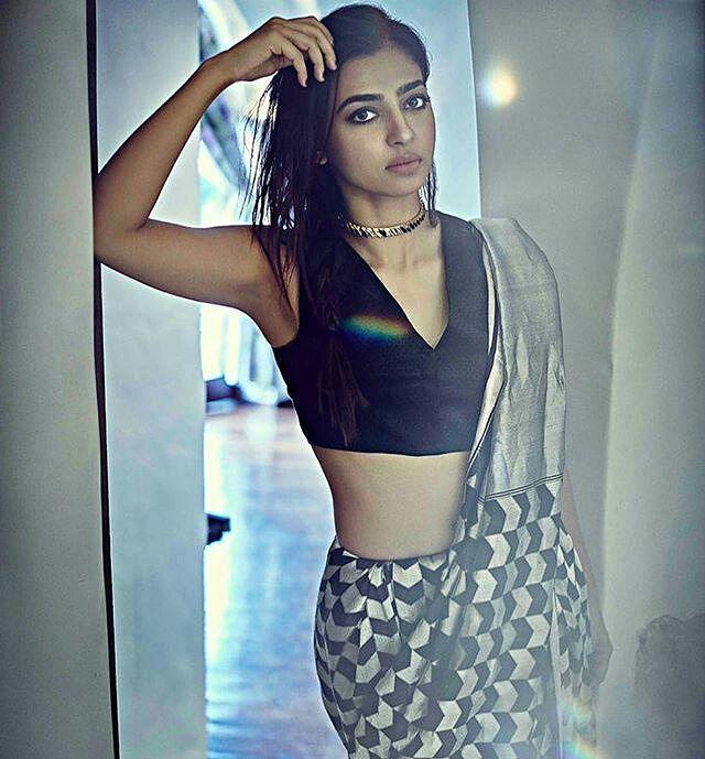 Scenic Radhika Apte Hot In Shorts Pics Photoshoots