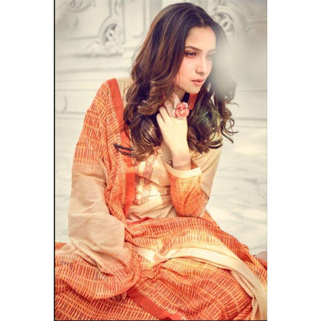 See Beautiful Ankita Lokhande Images Hot Pics & Wallpapers