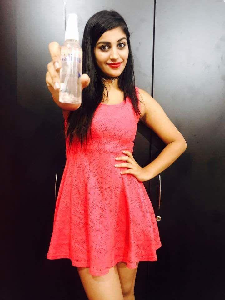 Sexiest snaps of D16 girl Yashika Aannand