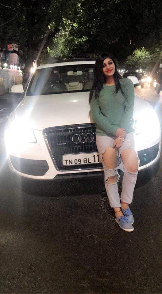 Sexiest snaps of D16 girl Yashika Aannand