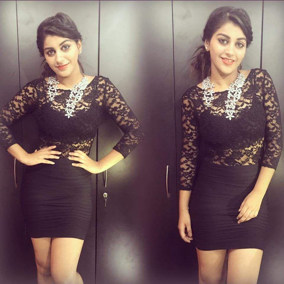 Sexiest snaps of D16 girl Yashika Aannand