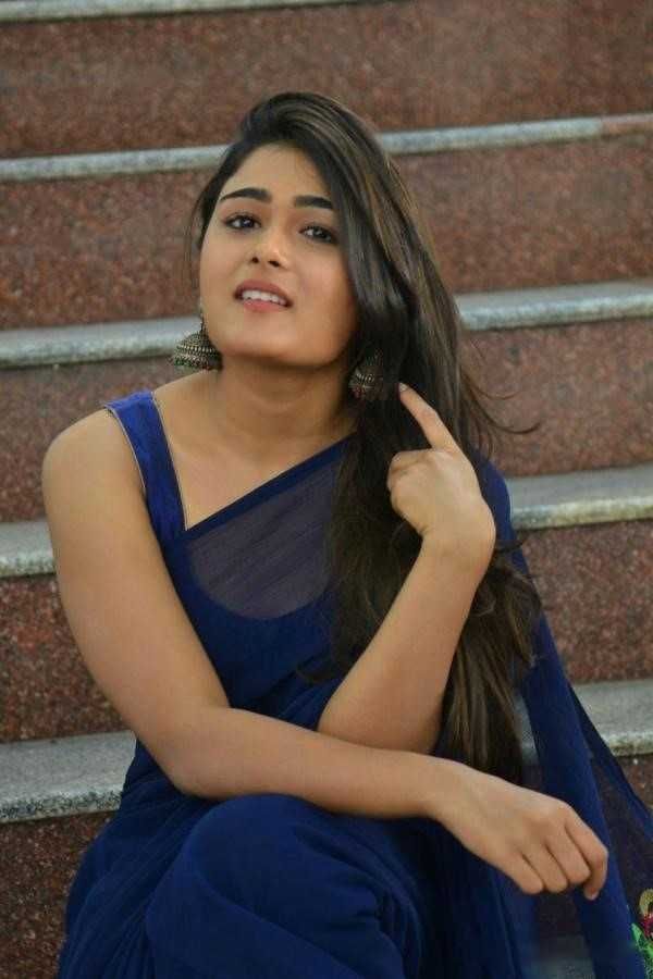 Shalini Pandey Blue Saree Pics