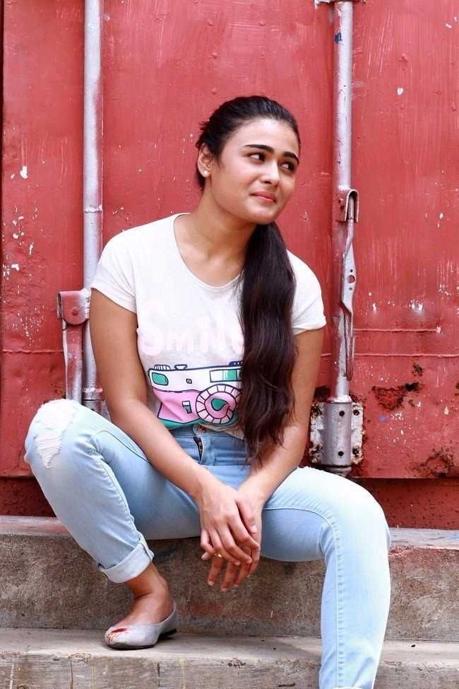 Shalini Pandey Latest Images