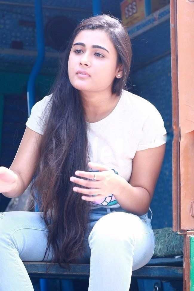 Shalini Pandey Latest Images