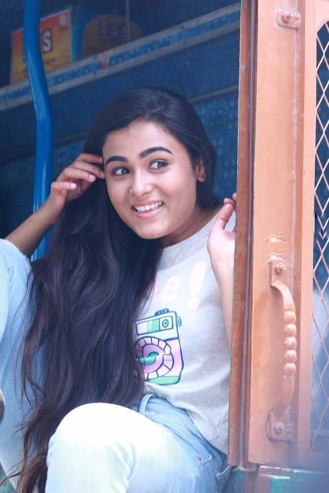 Shalini Pandey Latest Images