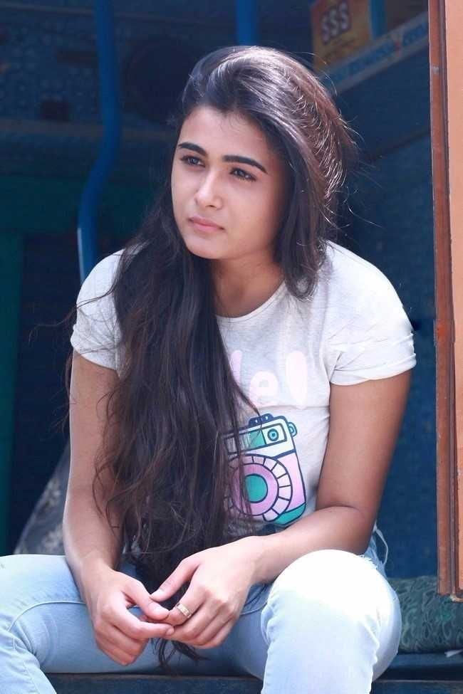 Shalini Pandey Latest Images